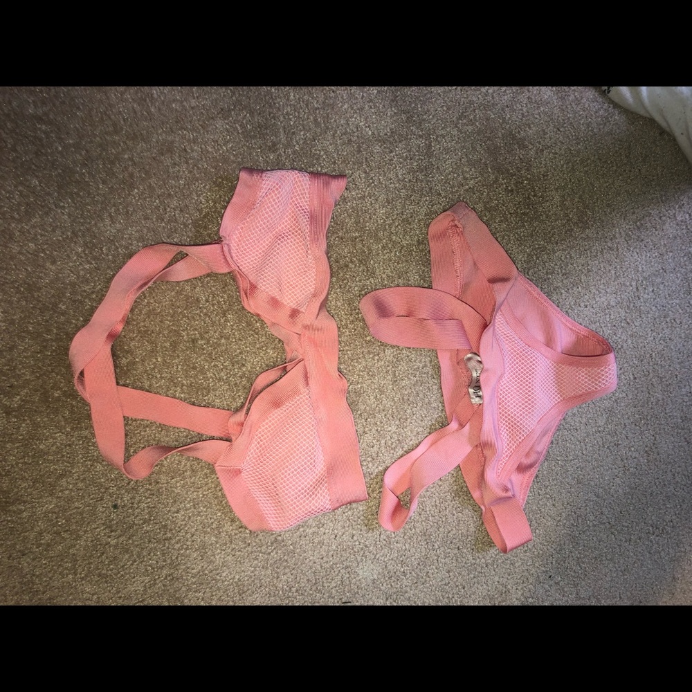 Bikini - Picture 2 of 2